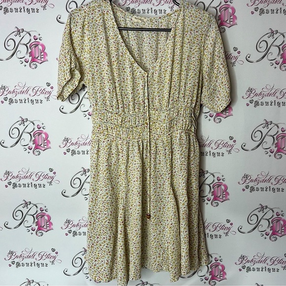 Rebellion Dresses & Skirts - Rebellion dress Cream Puff Sleeve Mini Sundress floral flowers yellow flowy